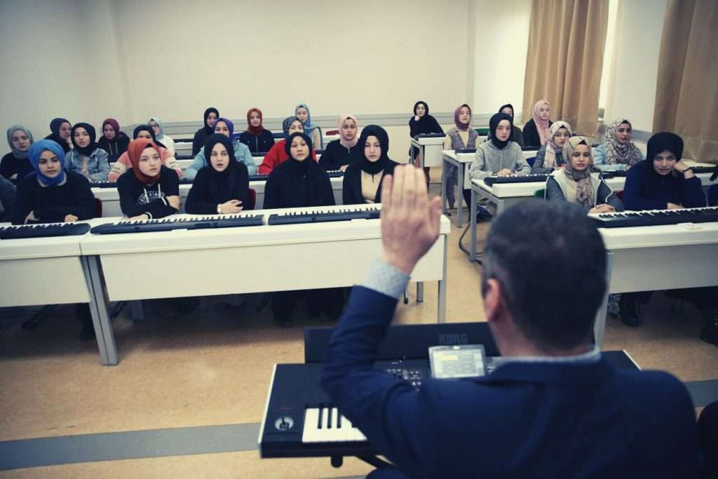 Müzik Öğretmeni Maaşı Görseli Devlette ve özelde Müzik Öğretmeni Maaşı