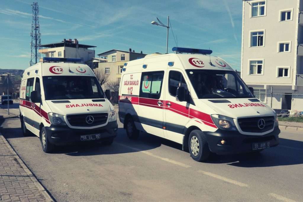Ambulans Şoförü Nasıl Olunur Görseli Lise mezunu, paramedik Ambulans Şoförü Nasıl Olunur